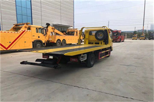 万载非事故拖车